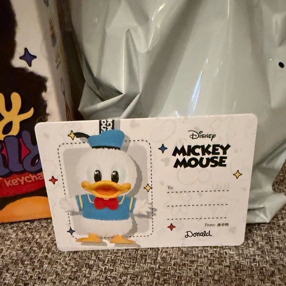 PopMart Mickey Family Cute Together Keychain - confirmed Donald Duck - Picture 2 of 6